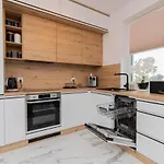 Beaufort Estate By Renters Gdynia